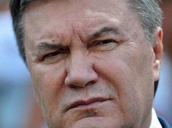 СМИ: Янукович присутствовал на похоронах сына в Севастополе