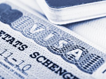 В России вступили в силу новые правила получения шенгенских виз