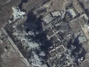 Российские ВКС уничтожили cклад и базу подготовки террористов в Сирии