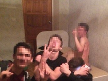 Тюменские подростки выложили в Сеть порно-фото издевательств над своей сверстницей