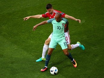 Дубль Роналду в матче с Венгрией вывел Португалию в плей-офф Евро-2016