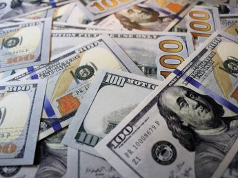Эксперты: курс доллара достигнет пика с начала года