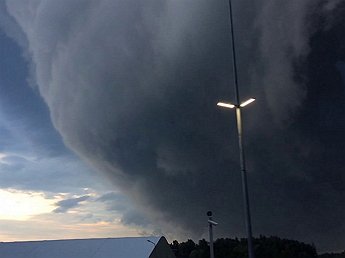 Климатологи предупредили о летних торнадо в Москве