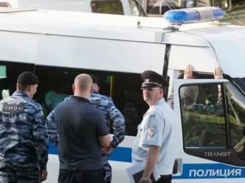 В Дагестане пьяные полицейские устроили дуэль и ранили прохожего