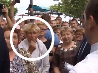 СМИ выяснили, как сложилась судьба пенсионерки из мема с Медведевым 