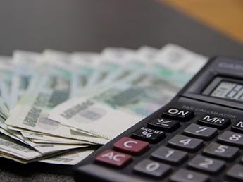 Долги россиян до 100 тысяч рублей будут удерживать из зарплаты