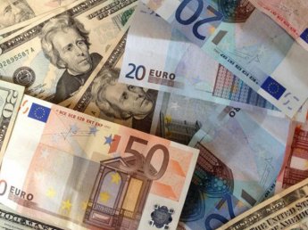 Эксперты назвали критический уровень для курса доллара и евро