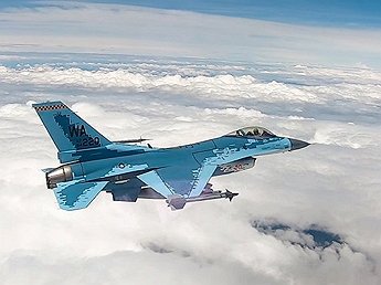 Американцы перекрасили истребитель F-16C в 