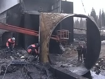 Спасшийся шахтер рассказал о взрывах на "Распадской"
