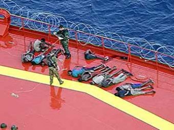 Минобороны: отпущенные сомалийские пираты погибли в море