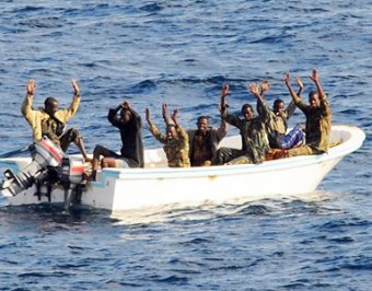 Сомалийские пираты обвиняют Россию в расстреле земляков и обещают мстить