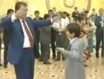 В Таджикистане заблокировали Youtube из-за видео с танцующим президентом