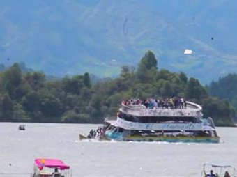 В Колумбии затонуло судно со 150 туристами: есть жертвы (ФОТО)