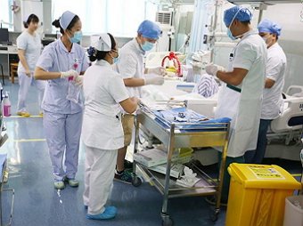 В Китае врач умерла, отработав 18-часовую смену