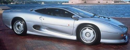 Jaguar XJ220 был выпущен более 15 лет назад, но все равно умудряется до сих пор входить и в рейтинг самых быстрых и в рейтинг самых дорогих. 217 миль в час, разгон до сотни за 4 секунды, 542 лошадиных силы - всё это по цене 345 тысяч долларов, чьл очень демократично для суперкара.