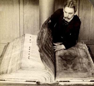 Самая большая книга в мире - «Библия Дьявола» («The Codex Gigas»)