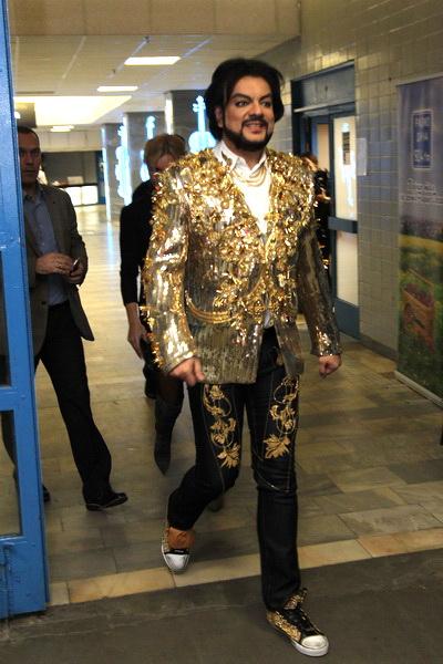 Киркоров в золотом костюме