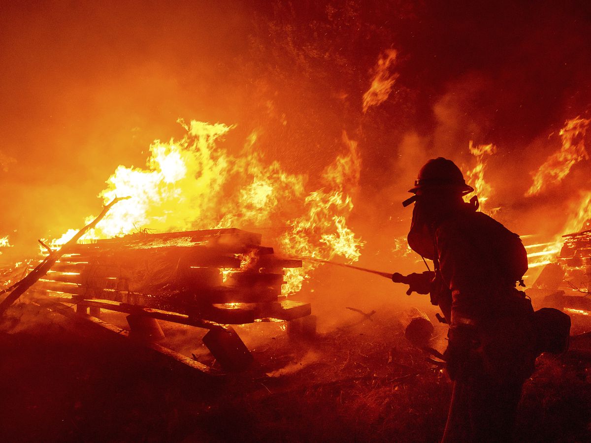 Природные пожары в Калифорнии достигли рекордных показателей