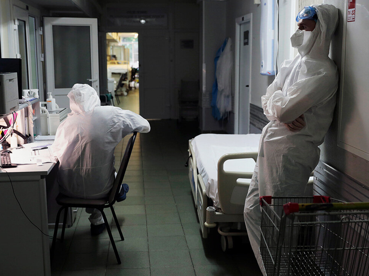 “Люди кричали и молили о помощи”: врач “ковидной” больницы в Ростове-на-Дону рассказал, как за ночь задохнулись 13 пациентов