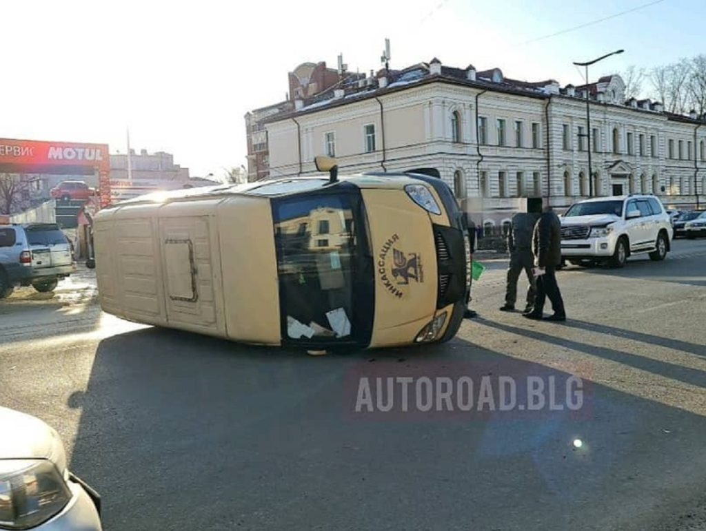 Сын министра транспорта Амурской области протаранил машину инкассаторов -  TOPNews.RU