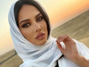 «В гарем собралась?»: экс-жена Тимати в хиджабе разгневала мусульман