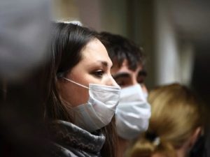 В Минздраве ответили, нужно ли носить маски после вакцинации от COVID-19