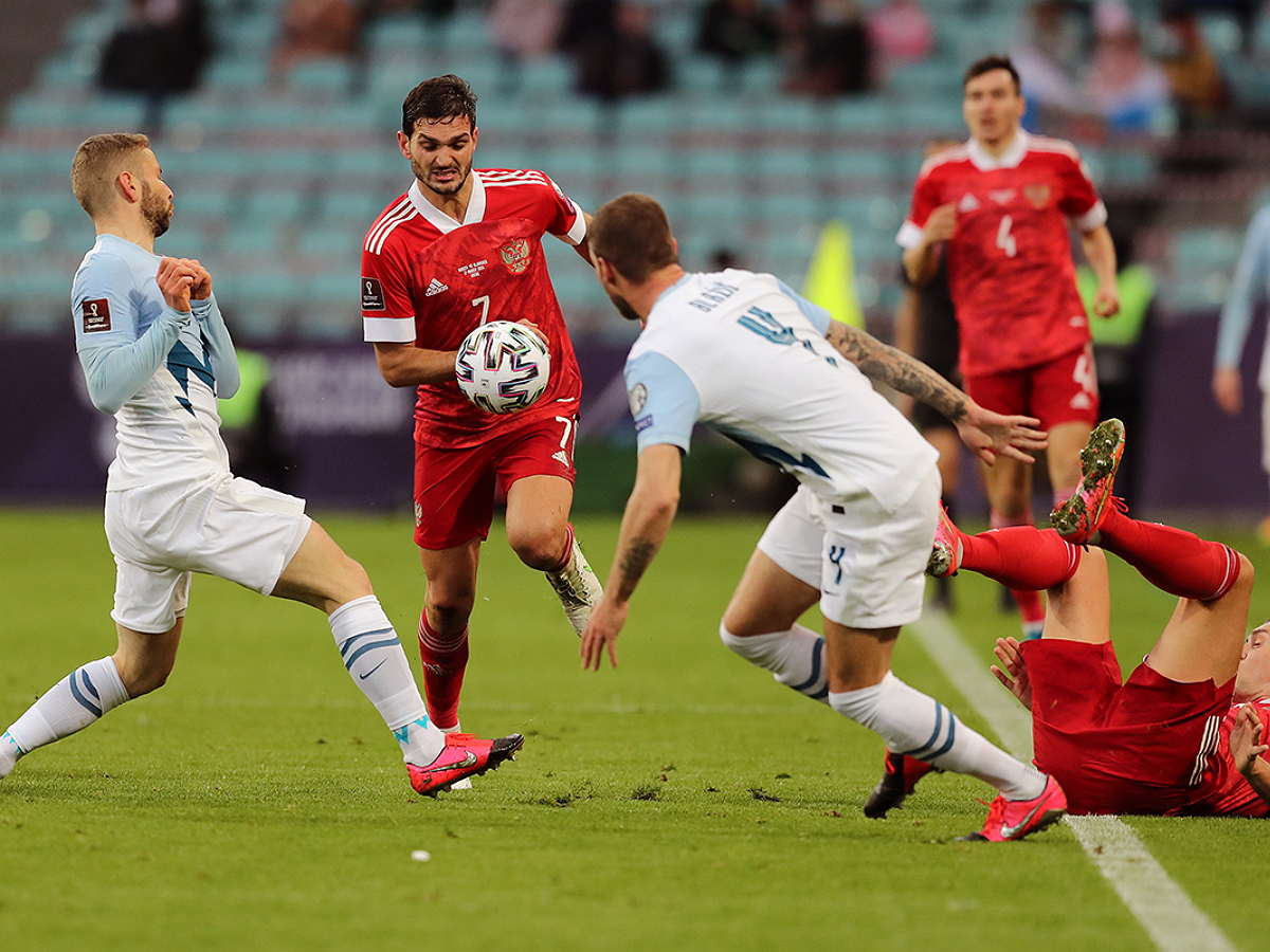 Россия обыграла Словению в отборочном матче ЧМ-2022 и вышла на первое место в группе H