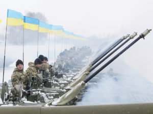 Украинские военные обучают партизан