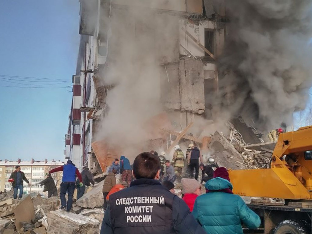 Многоэтажный жилой дом обрушился из-за взрыва газа в Фастове (ФОТО)