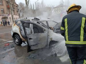 В Мелитополе взорвался автомобиль: двое силовиков пострадали