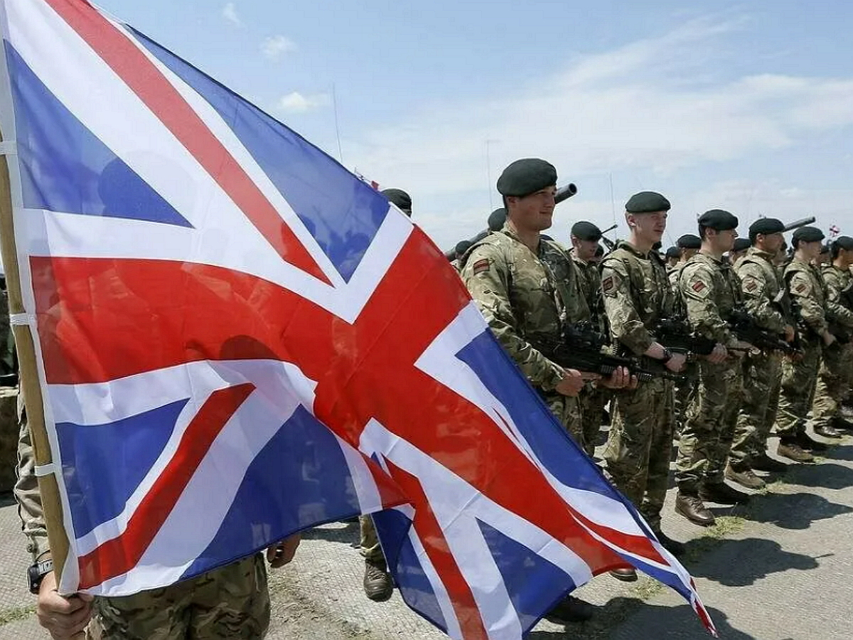 Киев заявил, что готов защитить Великобританию в случае нападения ВС РФ
