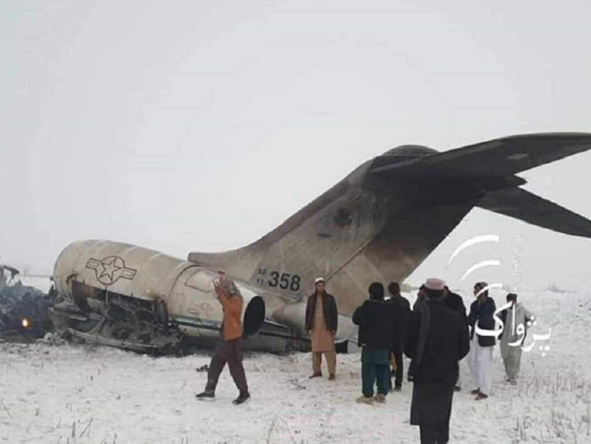 Фото россиян, выживших при крушении частного самолёта Falcon 10 в Афганистане, появилось в Сети