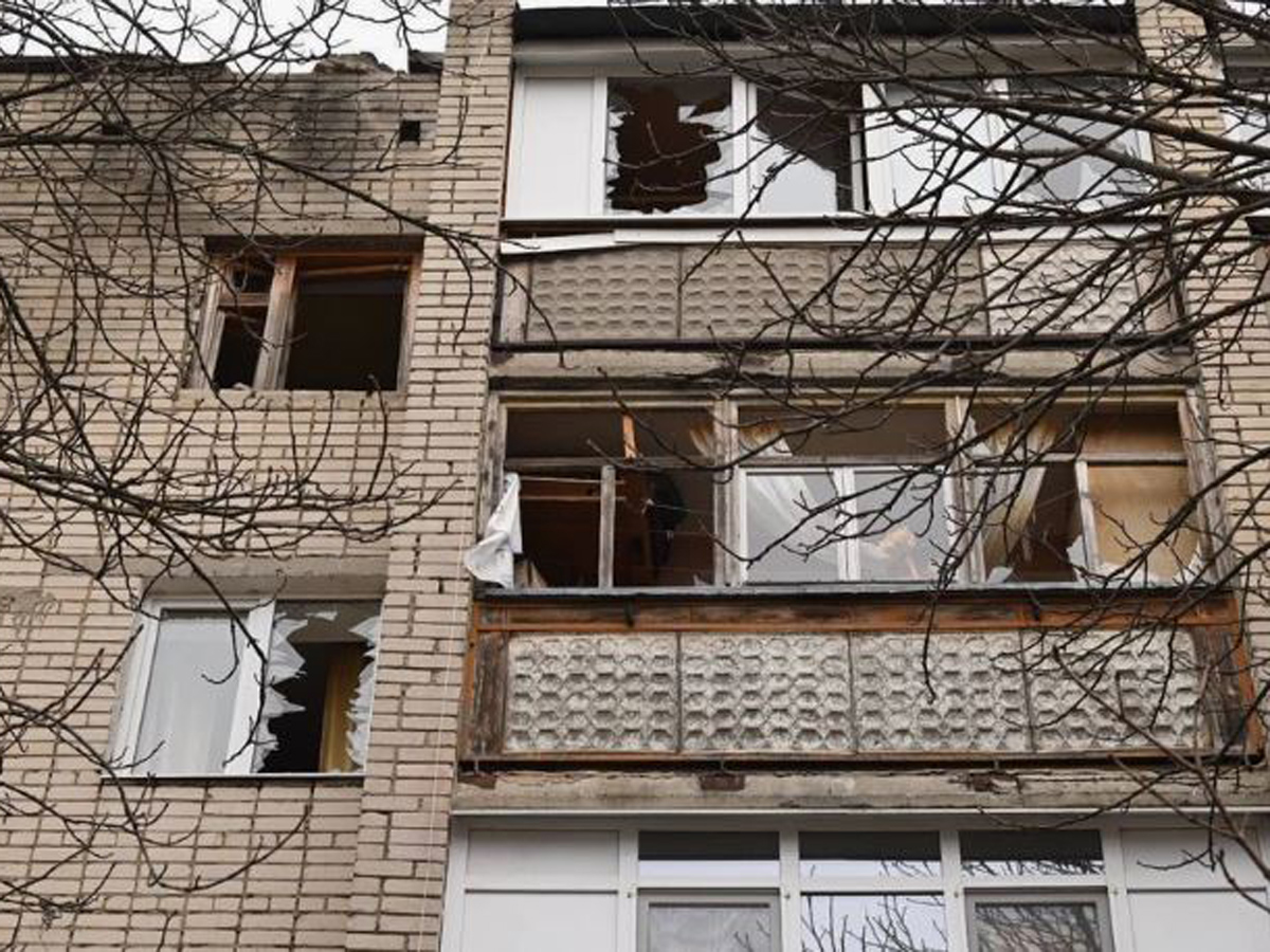 В Белгороде БПЛА ВСУ врезался в многоквартирный жилой дом