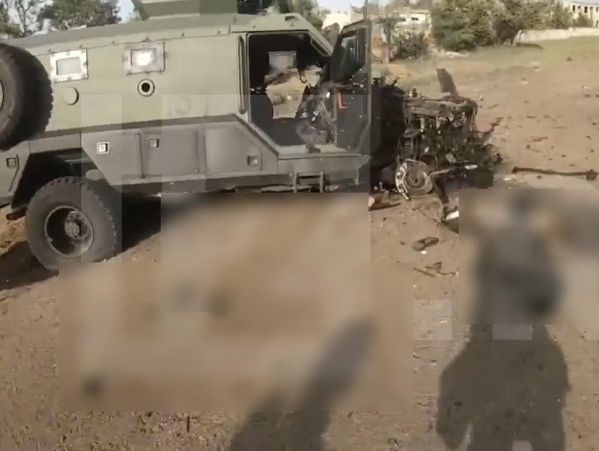 Трое бойцов ВСУ под Волчанском подорвались на своей же мине на бронеавтомобиле Roshel Senator, попав на видео