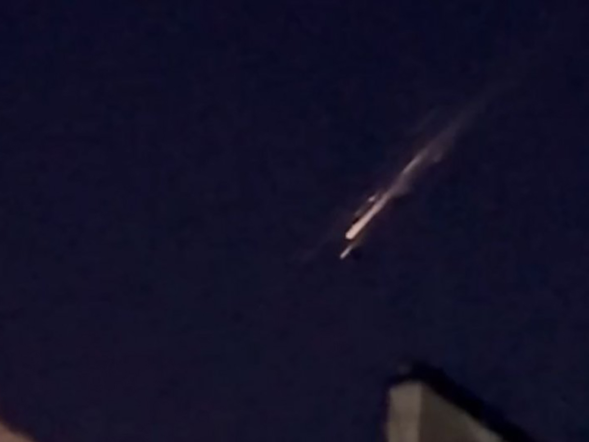 В небе над Ставропольем заметили загадочный светящийся объект: СМИ выяснили, что это