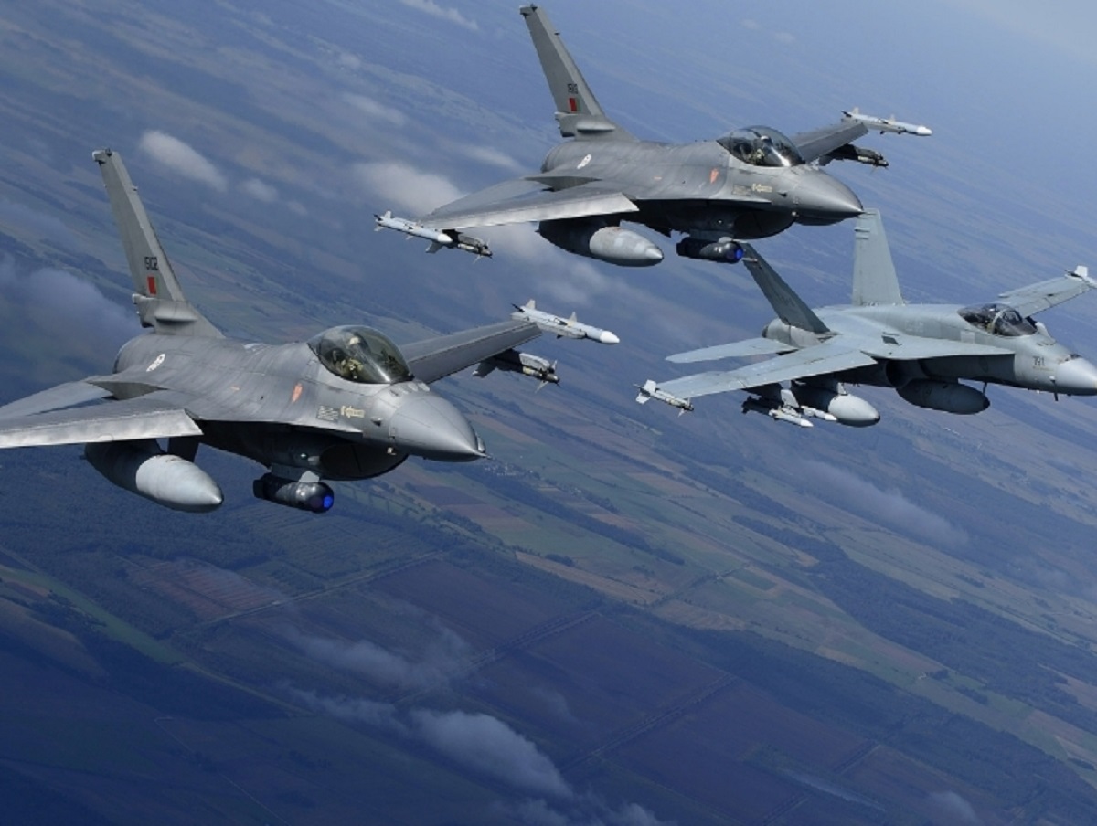 Нидерланды разрешили ВСУ использовать истребители F-16 для атак по России