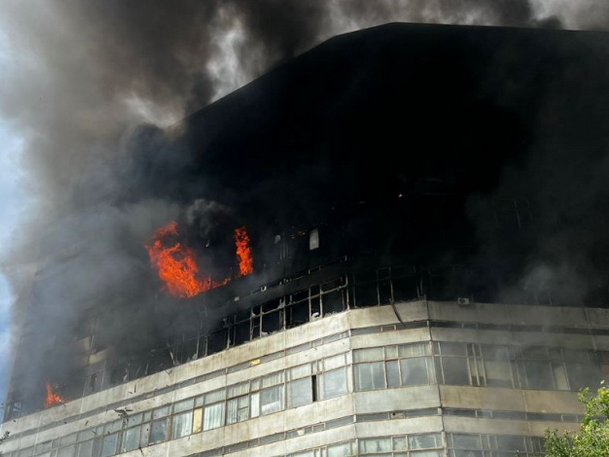 СКР назвал причину потушенного через сутки страшного пожара во Фрязине