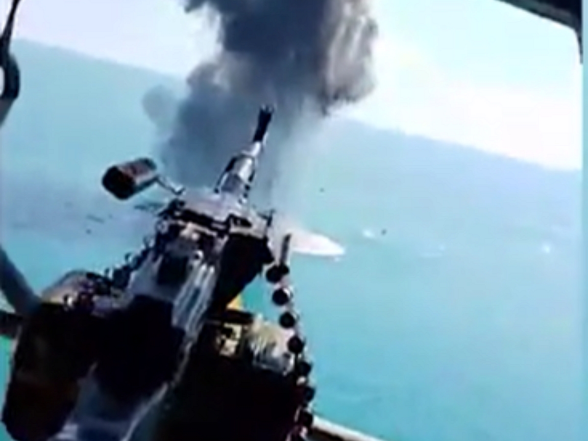 МО России опубликовало видео уничтожения безэкипажного катера ВСУ в Черном море