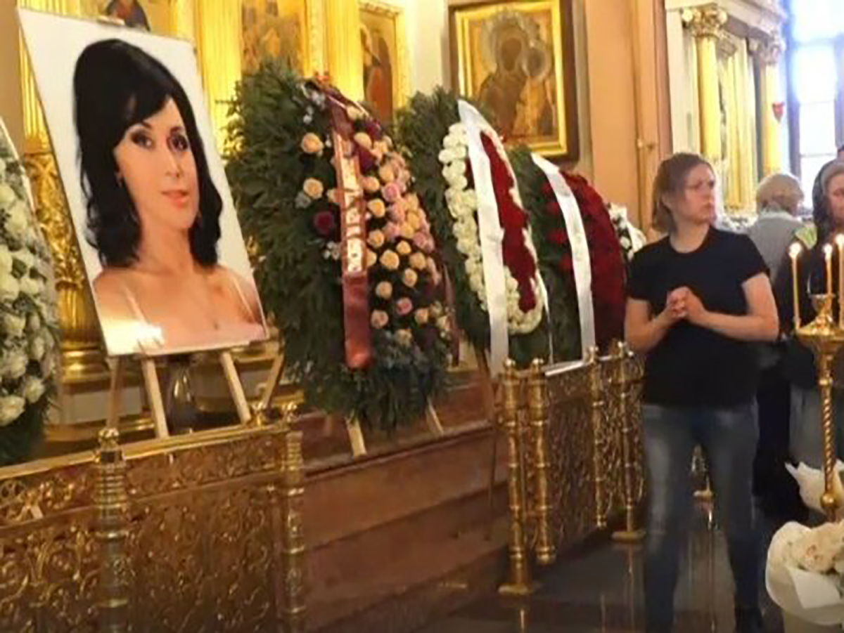 Внешний вид Заворотнюк на похоронах удивил россиян: в Москве простились со звездой «Моей прекрасной няни»