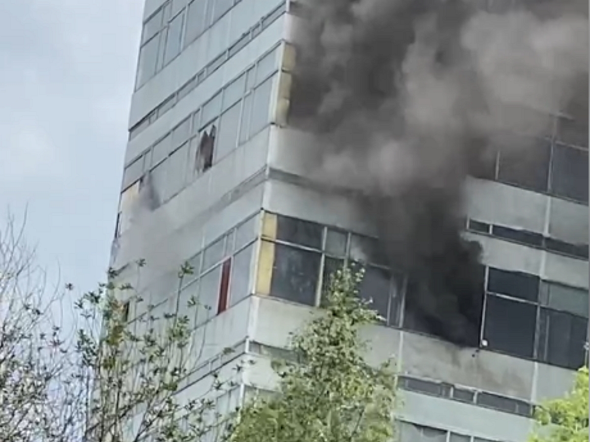 Во Фрязино во время пожара в НИИ люди выпрыгивали из окон: 8 человек погибли