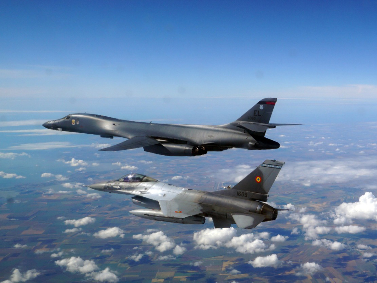 Крупнейшая операция против РФ: стало известно, зачем НАТО запустило рой авиации над Черным морем