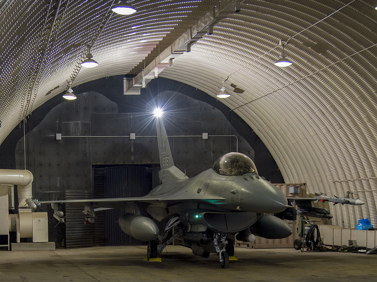 Секретный указ Байдена: названа первоочередная цель для истребителей F-16 в зоне СВО