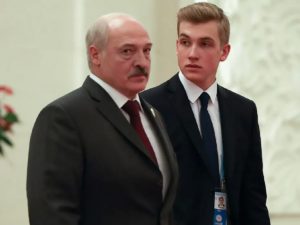 «Он очень скромен»: сына Лукашенко похвалили за успехи в китайском вузе