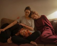 Netflix представил дебютный трейлер драмы «Его три дочери»