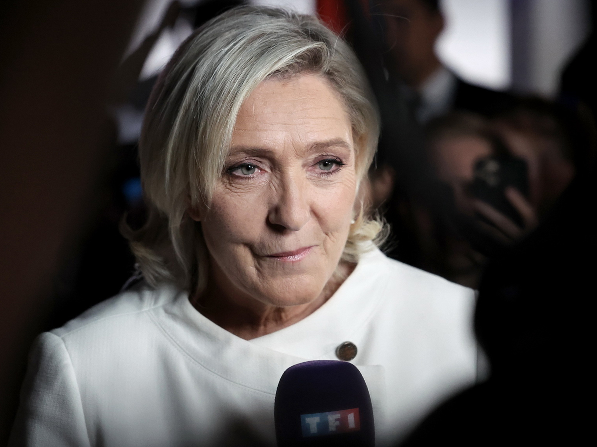 Во Франции началось судебное расследование в отношении Марин Ле Пена после победы ее на парламентских выборах