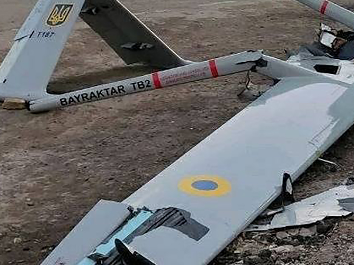 В массированной атаке на 7 регионов РФ участвовали 75 дронов ВСУ: под ударами многоэтажка в Орле, нефтебаза под Белгородом, склады в Ростове