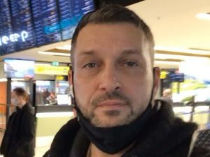 Актер Евгений Воловенко устроил пьяный дебош в самолете 