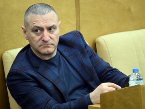 Депутат Ильтяков попытался оправдаться за призыв рожать, пока 